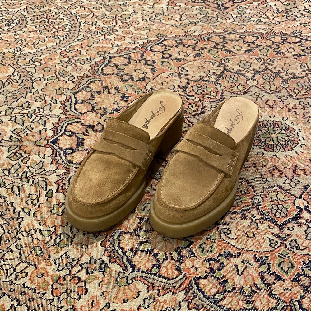 Women's rubber sole Tan Suede Loafers